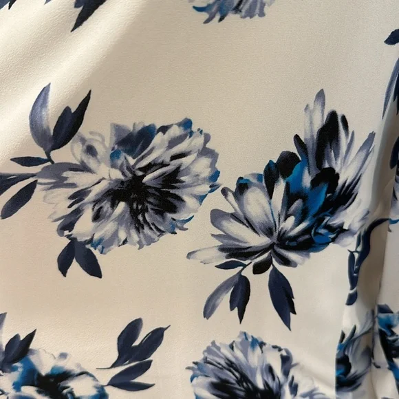 White House Black Market Floral Blouse - Picture 2 of 6
